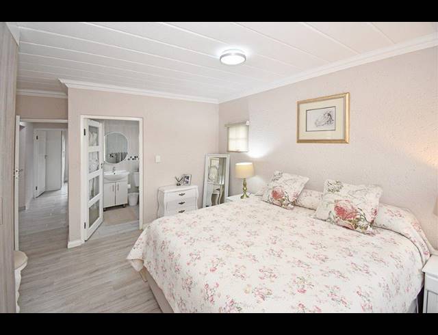 2 BEDROOM APARTMENT FOR SALE IN DOWERGLEN EXT 4